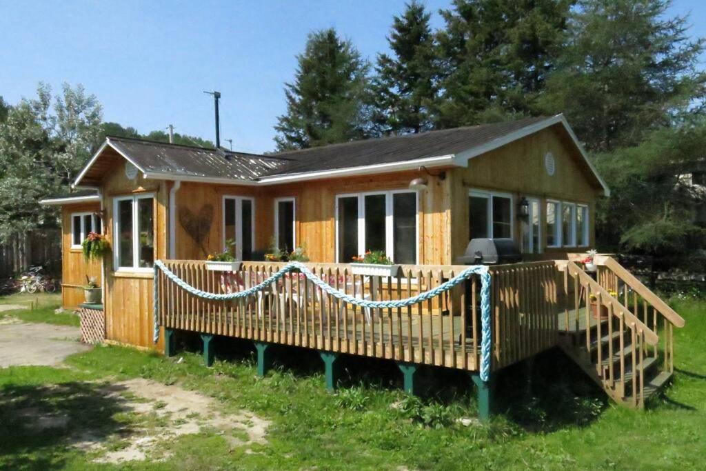 La Maison Du Capitaine Tadoussac Esterno foto
